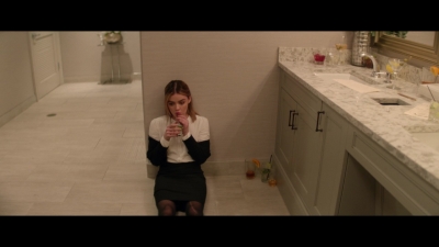 a_nice_girl_like_you_2020_1080p_web_h264-huzzah_1072.jpg