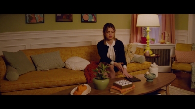 a_nice_girl_like_you_2020_1080p_web_h264-huzzah_1395.jpg