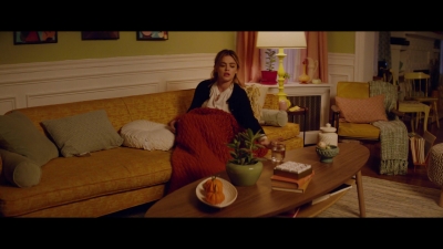a_nice_girl_like_you_2020_1080p_web_h264-huzzah_1429.jpg