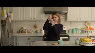 a_nice_girl_like_you_2020_1080p_web_h264-huzzah_1522.jpg
