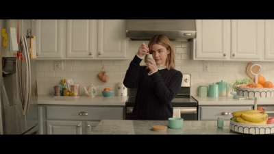 a_nice_girl_like_you_2020_1080p_web_h264-huzzah_1523.jpg