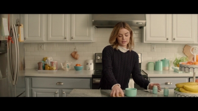 a_nice_girl_like_you_2020_1080p_web_h264-huzzah_1527.jpg