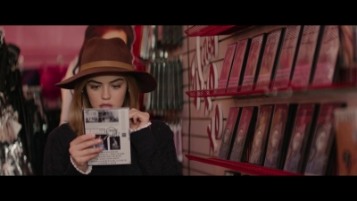 a_nice_girl_like_you_2020_1080p_web_h264-huzzah_1605.jpg