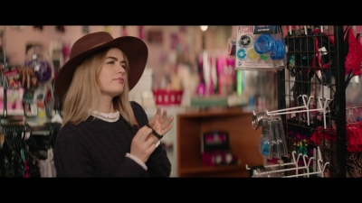 a_nice_girl_like_you_2020_1080p_web_h264-huzzah_1642.jpg