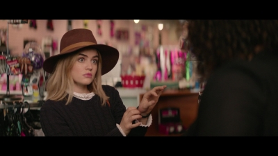 a_nice_girl_like_you_2020_1080p_web_h264-huzzah_1649.jpg