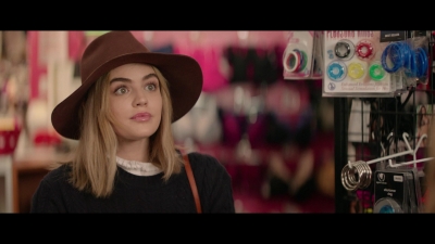 a_nice_girl_like_you_2020_1080p_web_h264-huzzah_1710.jpg