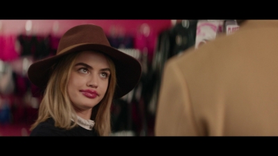 a_nice_girl_like_you_2020_1080p_web_h264-huzzah_1818.jpg