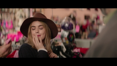 a_nice_girl_like_you_2020_1080p_web_h264-huzzah_1836.jpg