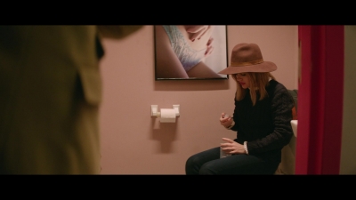 a_nice_girl_like_you_2020_1080p_web_h264-huzzah_1861.jpg