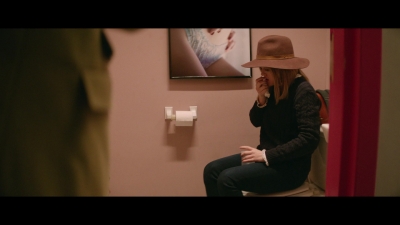 a_nice_girl_like_you_2020_1080p_web_h264-huzzah_1866.jpg
