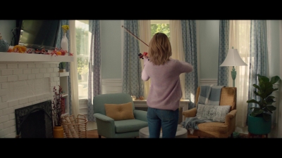 a_nice_girl_like_you_2020_1080p_web_h264-huzzah_1975.jpg