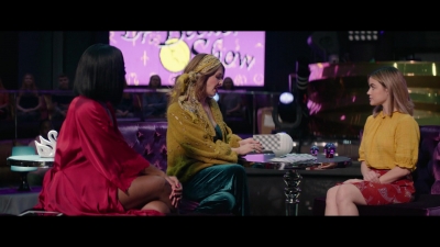 a_nice_girl_like_you_2020_1080p_web_h264-huzzah_3257.jpg