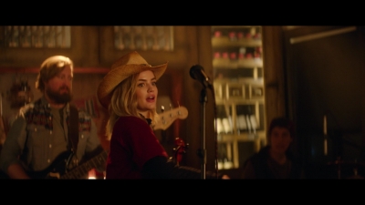 a_nice_girl_like_you_2020_1080p_web_h264-huzzah_4747.jpg