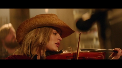 a_nice_girl_like_you_2020_1080p_web_h264-huzzah_4777.jpg