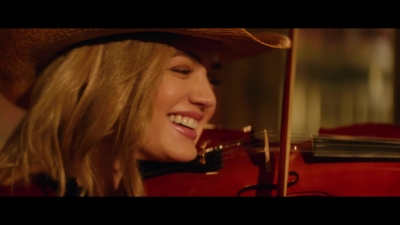 a_nice_girl_like_you_2020_1080p_web_h264-huzzah_4784.jpg