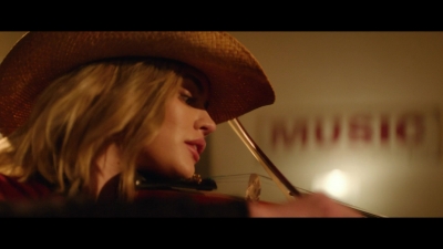a_nice_girl_like_you_2020_1080p_web_h264-huzzah_4801.jpg
