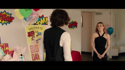 a_nice_girl_like_you_2020_1080p_web_h264-huzzah_5337.jpg
