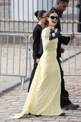arrivinggivenchy280923-018.jpg