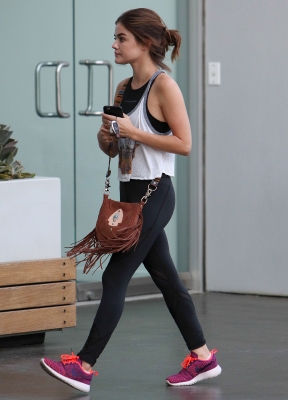 HQ
