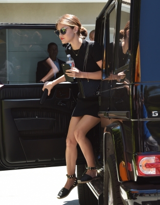 HQ
