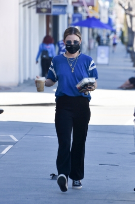 atstarbucksinstudiocity_220221-003.jpg