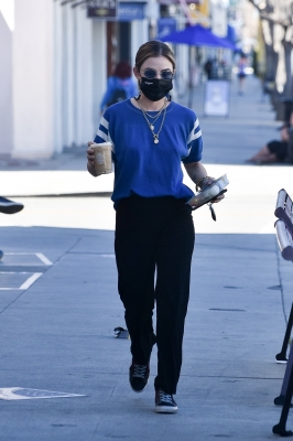 atstarbucksinstudiocity_220221-010.jpg