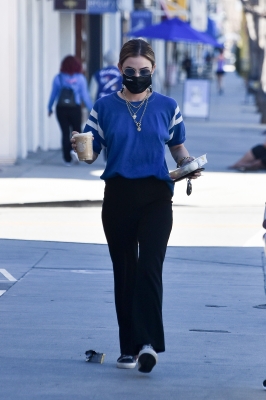 atstarbucksinstudiocity_220221-013.jpg