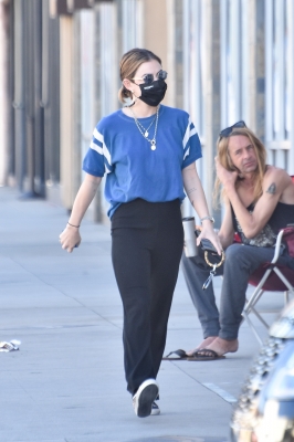 atstarbucksinstudiocity_220221-019.jpg
