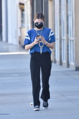 atstarbucksinstudiocity_220221-022.jpg