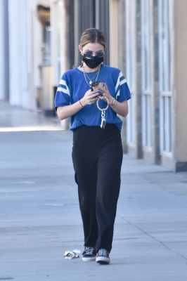 atstarbucksinstudiocity_220221-023.jpg