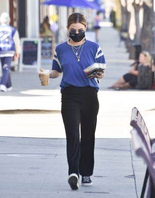 atstarbucksinstudiocity_220221-033.jpg