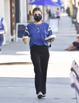atstarbucksinstudiocity_220221-034.jpg