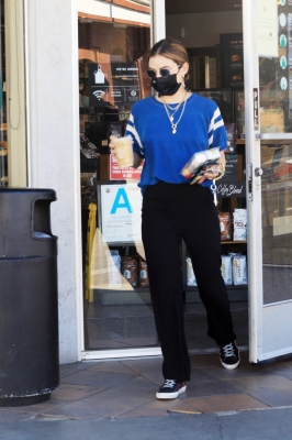 atstarbucksinstudiocity_220221-038.jpg
