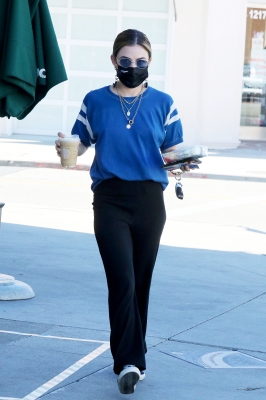 atstarbucksinstudiocity_220221-050.jpg