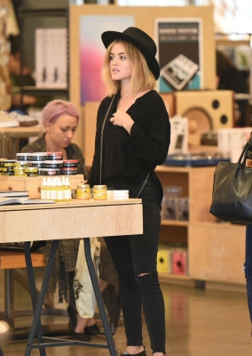 HQ
