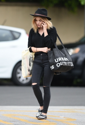 HQ
