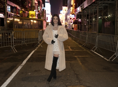 HQ
