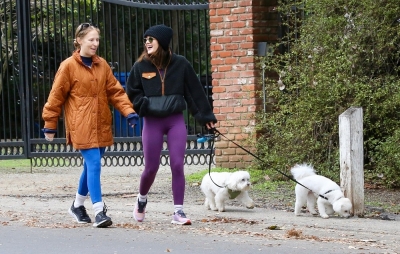 dogsla070123-015.JPG