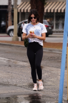 grabbingadrinkatalfredoscoffee_035.jpg