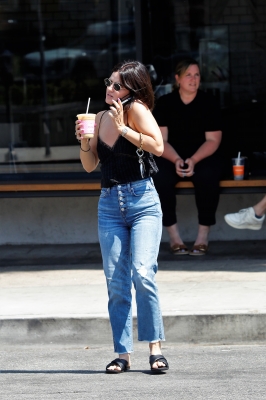 grabsanicecoffeeinla_080.jpg