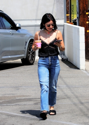 grabsanicecoffeeinla_103.jpg