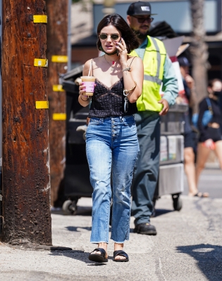 grabsanicecoffeeinla_124.jpg