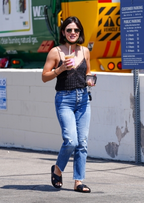 grabsanicecoffeeinla_125.jpg