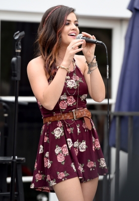 hollisterhouse030814-004.jpg