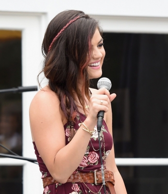 hollisterhouse030814-007.jpg