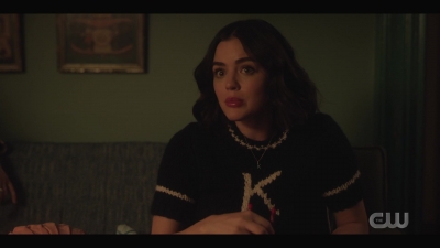 katy_keene_s01e01_1080p_web_h264-xlf_1820.jpg