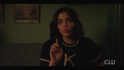 katy_keene_s01e01_1080p_web_h264-xlf_1870.jpg