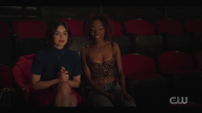 katy_keene_s01e01_1080p_web_h264-xlf_1917.jpg