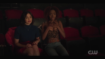 katy_keene_s01e01_1080p_web_h264-xlf_1953.jpg