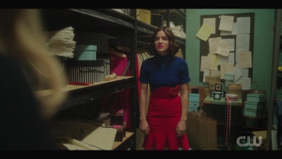 katy_keene_s01e01_1080p_web_h264-xlf_2036.jpg